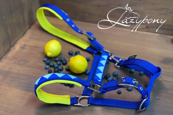 недоуздок для лошадей